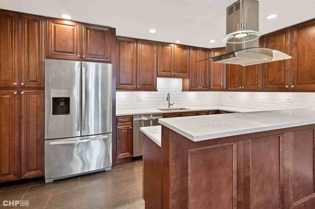 201 Thames Pkwy Apt 2f - Photo 4 of 19