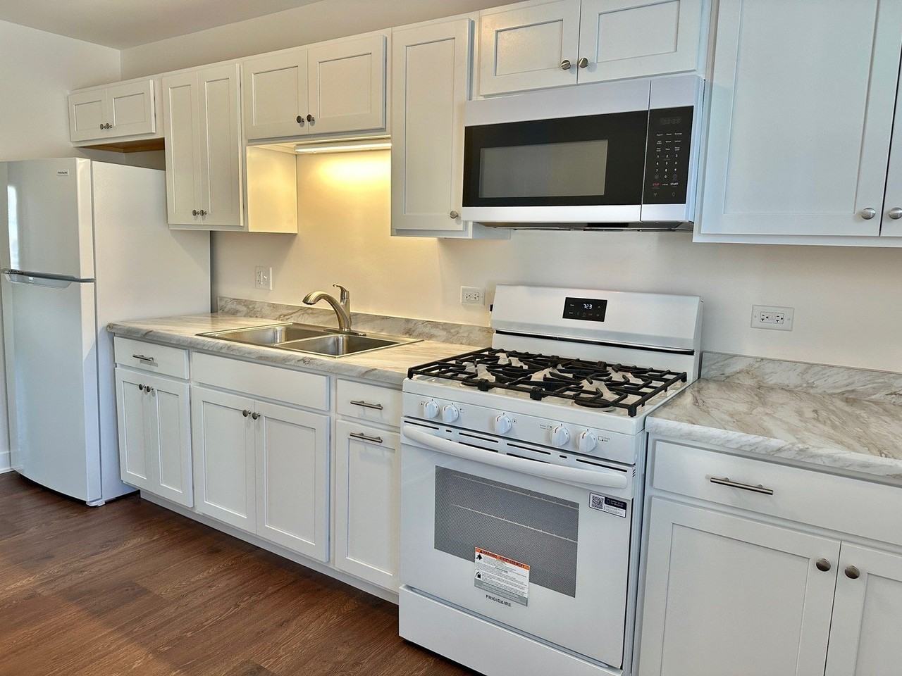 222 S Tryon St Apt 2 - Photo 4 of 17