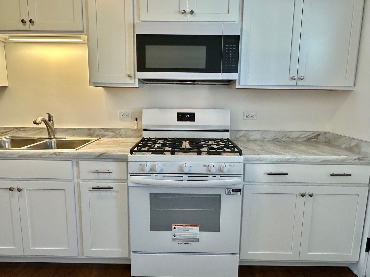 222 S Tryon St Apt 2 - Photo 5 of 17