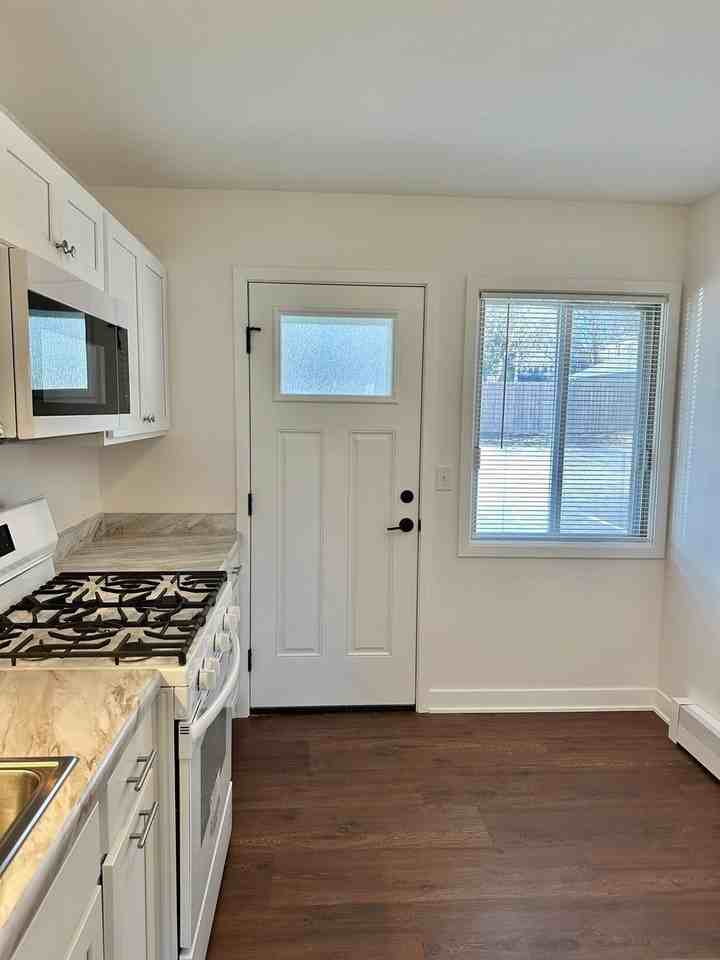 222 S Tryon St Apt 2 - Photo 7 of 17