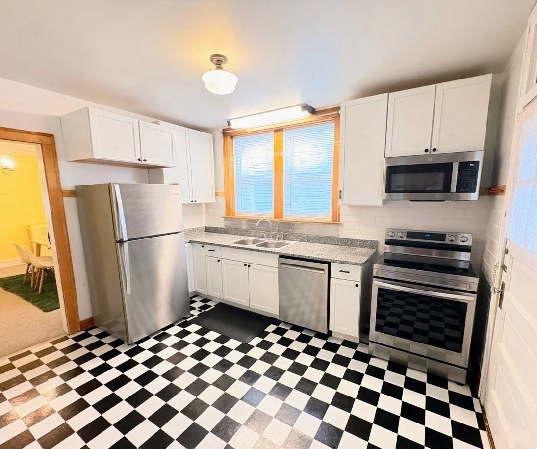 6652 N Campbell Ave Unit 2 - Photo 7 of 13