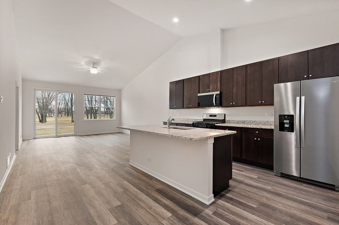 52 Olympus Dr - Photo 7 of 42