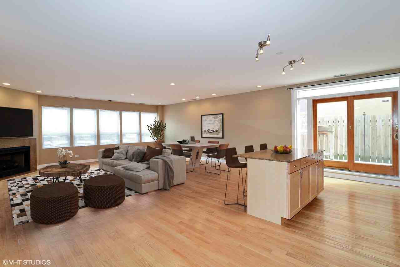 2233 W Lawrence Ave Apt 2 - Photo 3 of 15