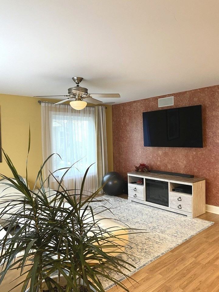 1581 Quaker Ln Unit 107a - Photo 4 of 8