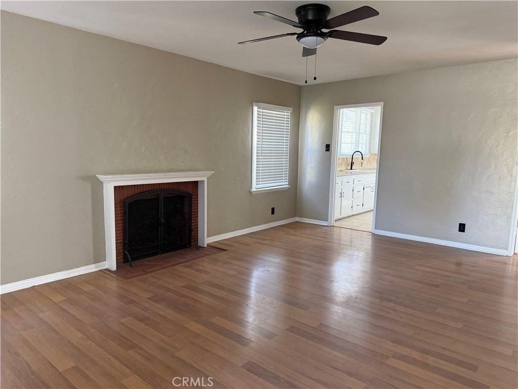 558 N Vermont Ave - Photo 3 of 11