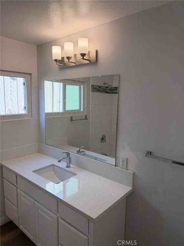 1037 Portola Dr - Photo 4 of 14