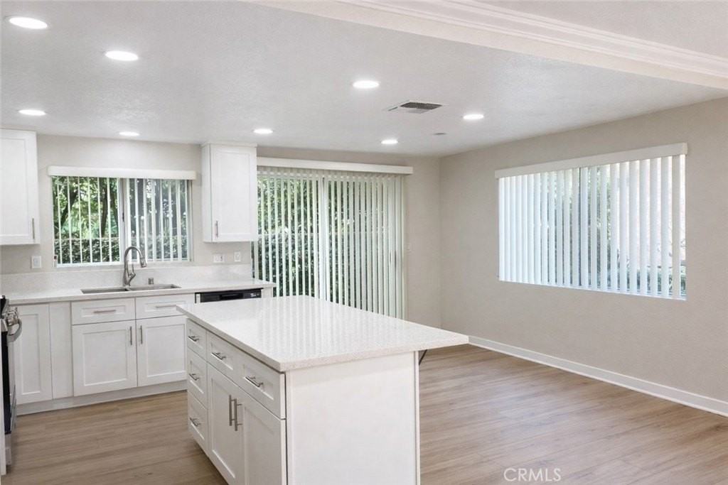 9156 Burke St #9 - Photo 7 of 13