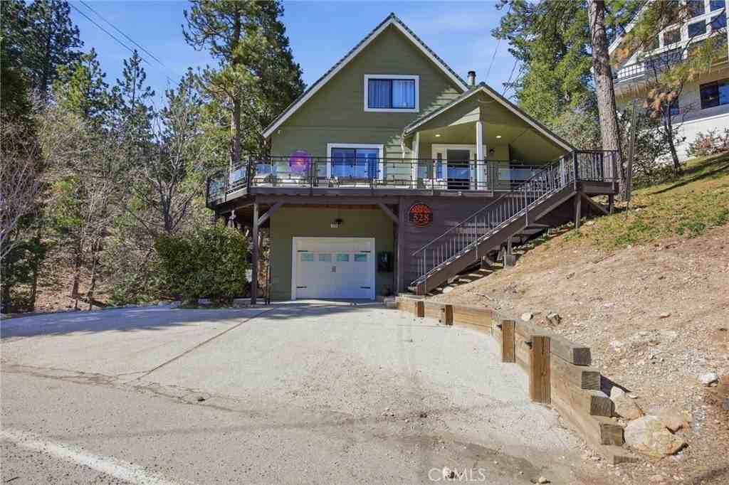 528 Brentwood Dr - Photo 4 of 50