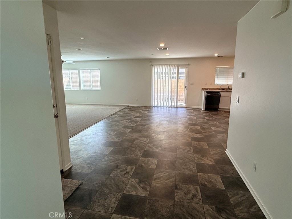 16931 Montgomery Ave - Photo 3 of 29