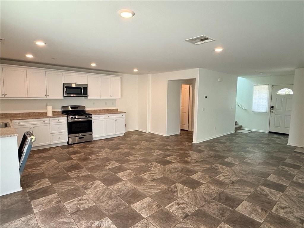 16931 Montgomery Ave - Photo 7 of 29