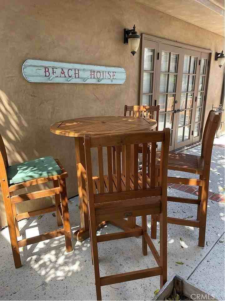 504 Avocado Ave - Photo 3 of 29