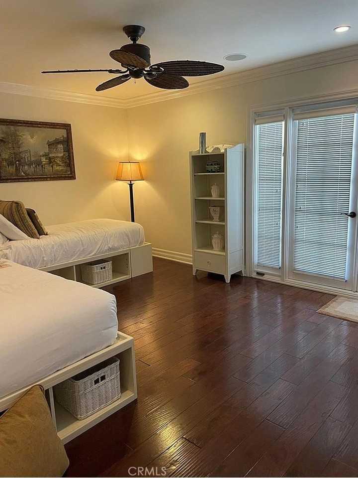 504 Avocado Ave - Photo 7 of 29