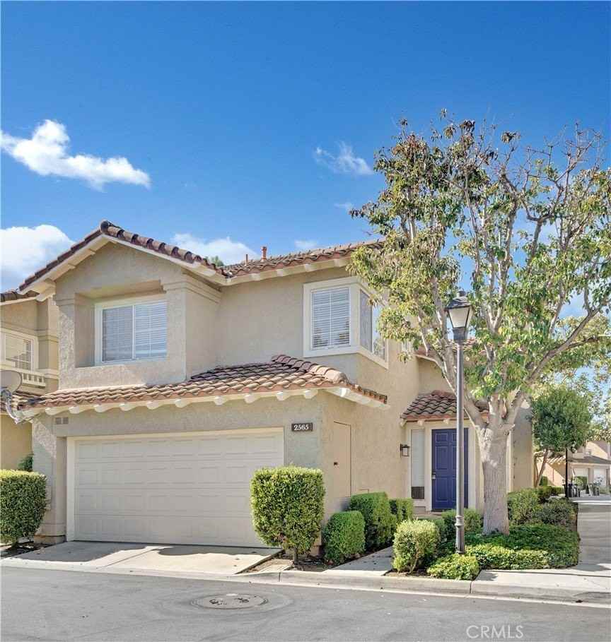 2565 Calle Benavente