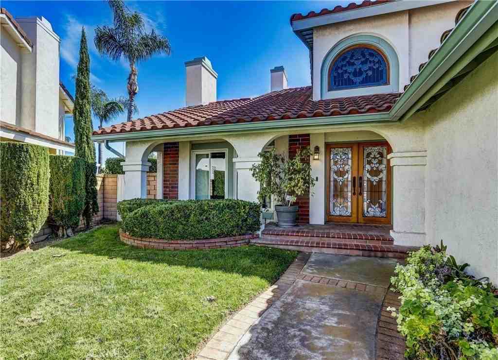 24112 Nuthatch Ln - Photo 6 of 50