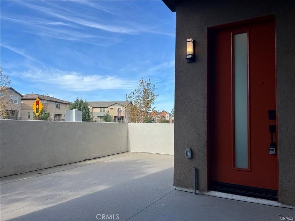 1081 Cadence - Photo 3 of 32