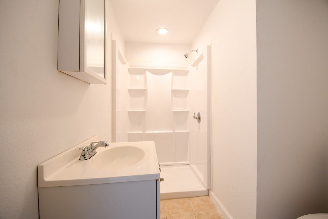 425 W 29th Ave #1 - Photo 4 of 5