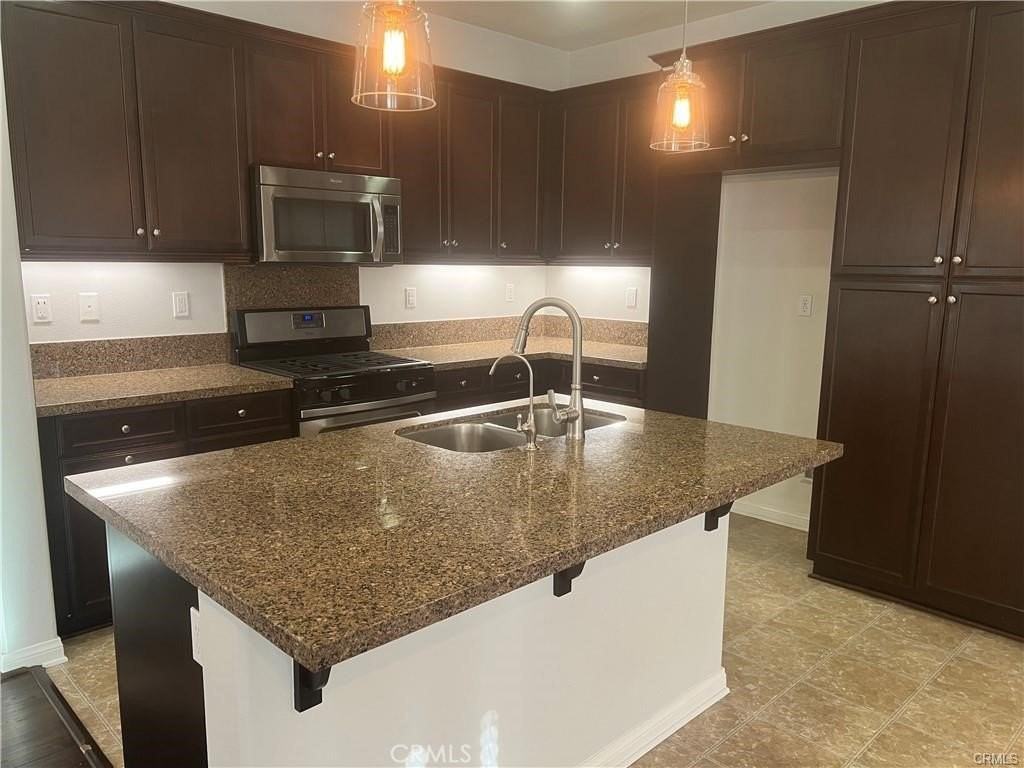 481 Portoles Ln - Photo 2 of 16