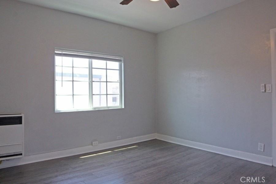 3111 Kenwood Ave - Photo 5 of 17