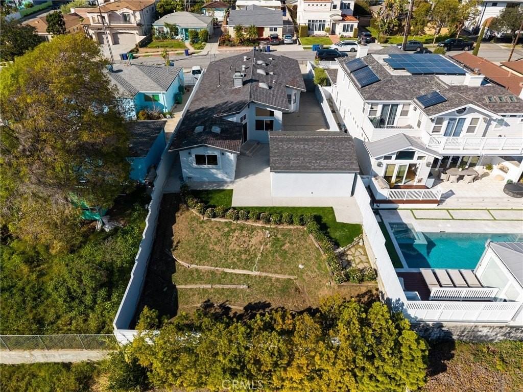 1314 10th St - Photo 6 of 50