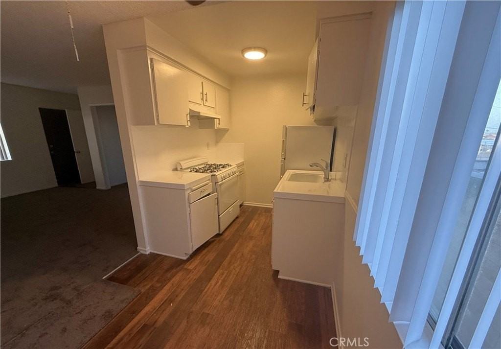 4015 W 137th St #110 - Photo 6 of 12