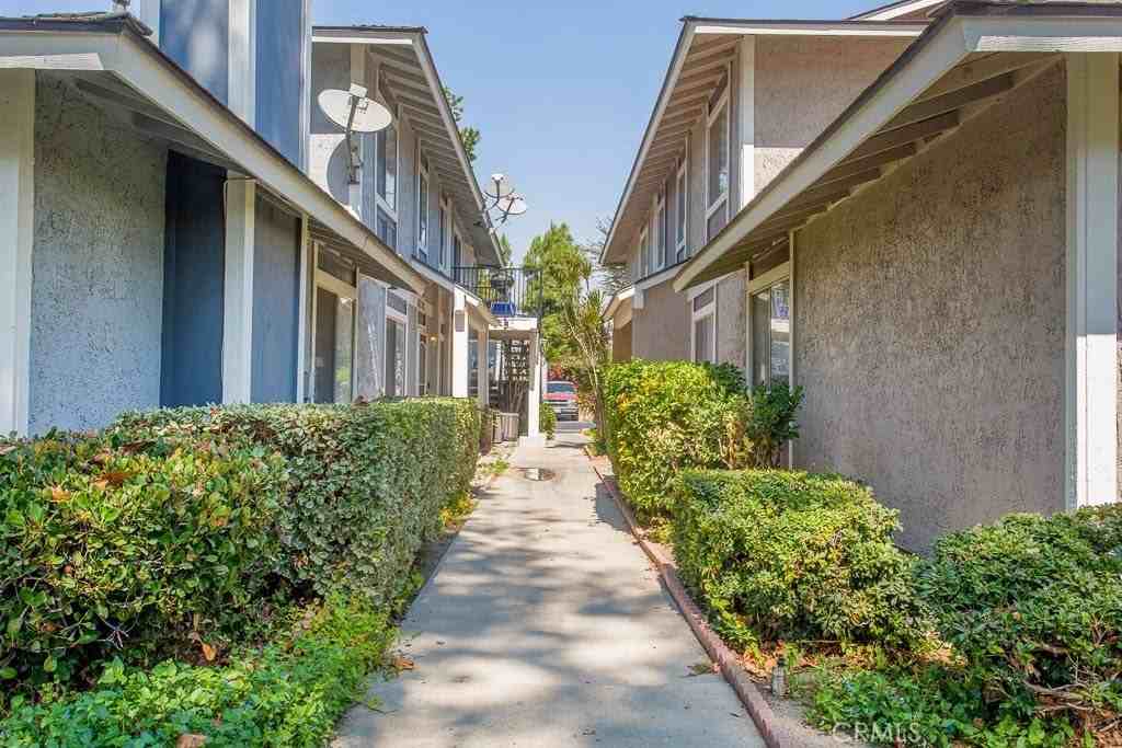 527 Spring Rd #19 - Photo 2 of 35