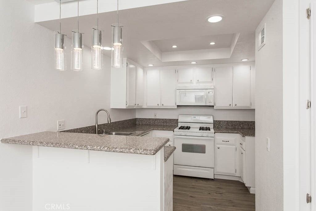 527 Spring Rd #19 - Photo 6 of 35