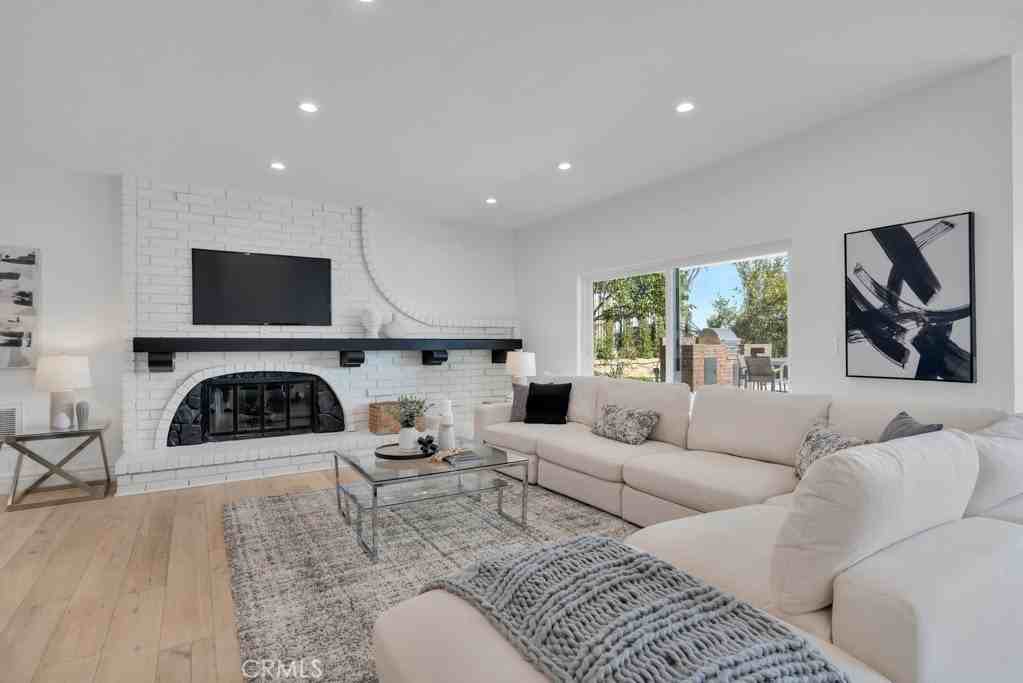 5952 Woodland View Dr - Photo 6 of 30