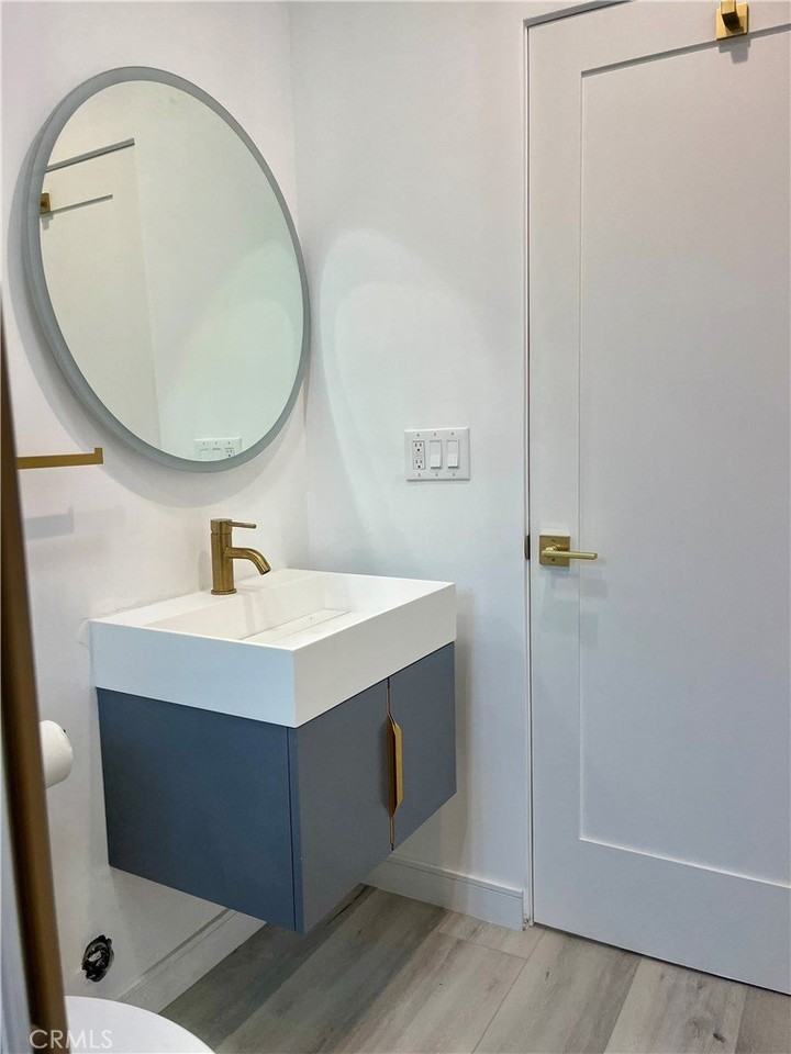 20757 Clark St - Photo 6 of 8