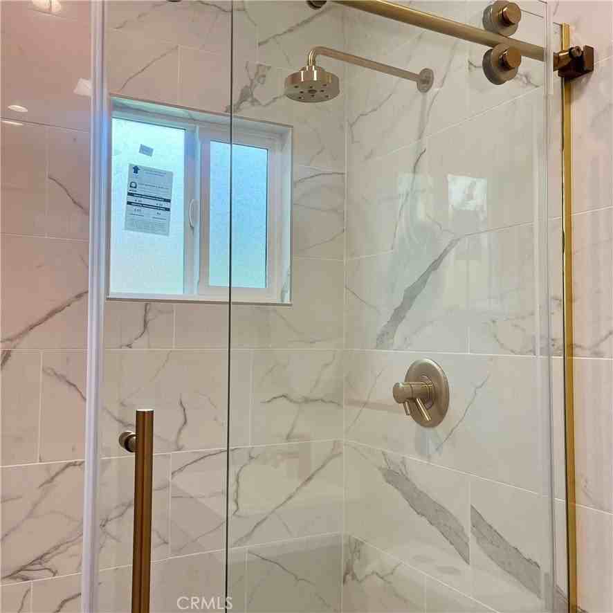 20757 Clark St - Photo 7 of 8