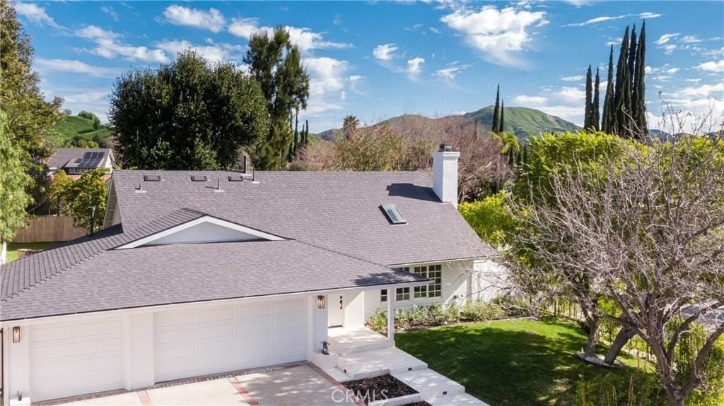 5204 Ambridge Dr - Photo 3 of 31