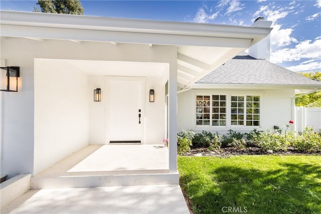 5204 Ambridge Dr - Photo 4 of 31