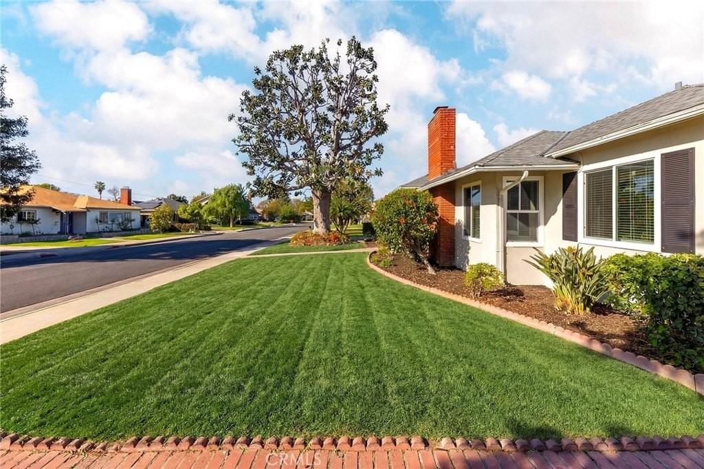 1505 N Rosewood Ave - Photo 4 of 36