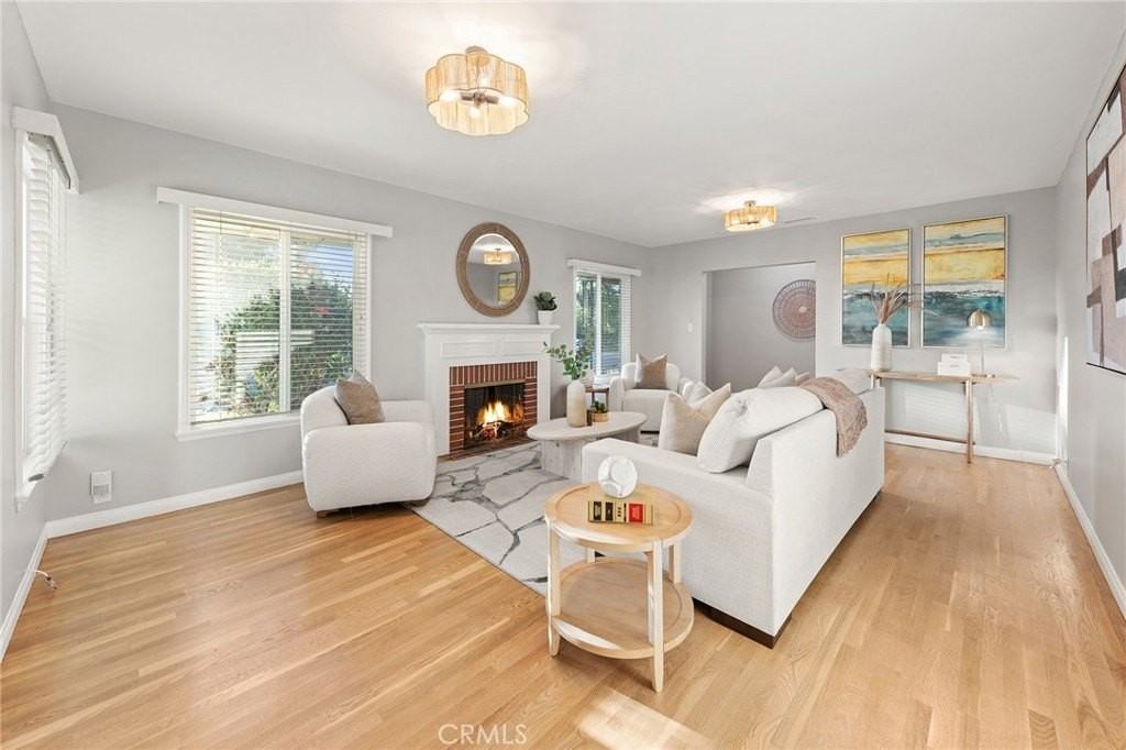 1505 N Rosewood Ave - Photo 7 of 36