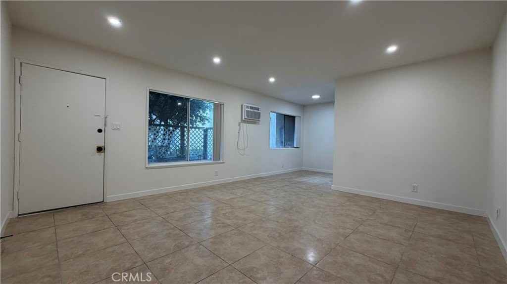 874 W El Repetto Dr #B