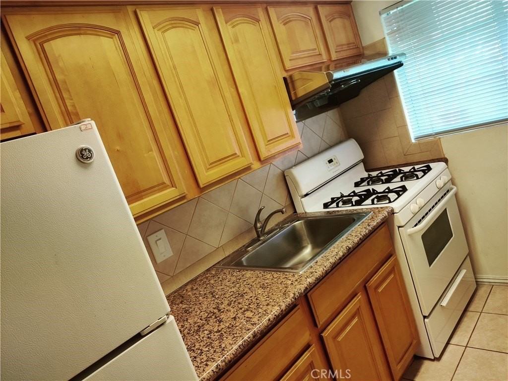 9508 Ardendale Ave - Photo 5 of 9