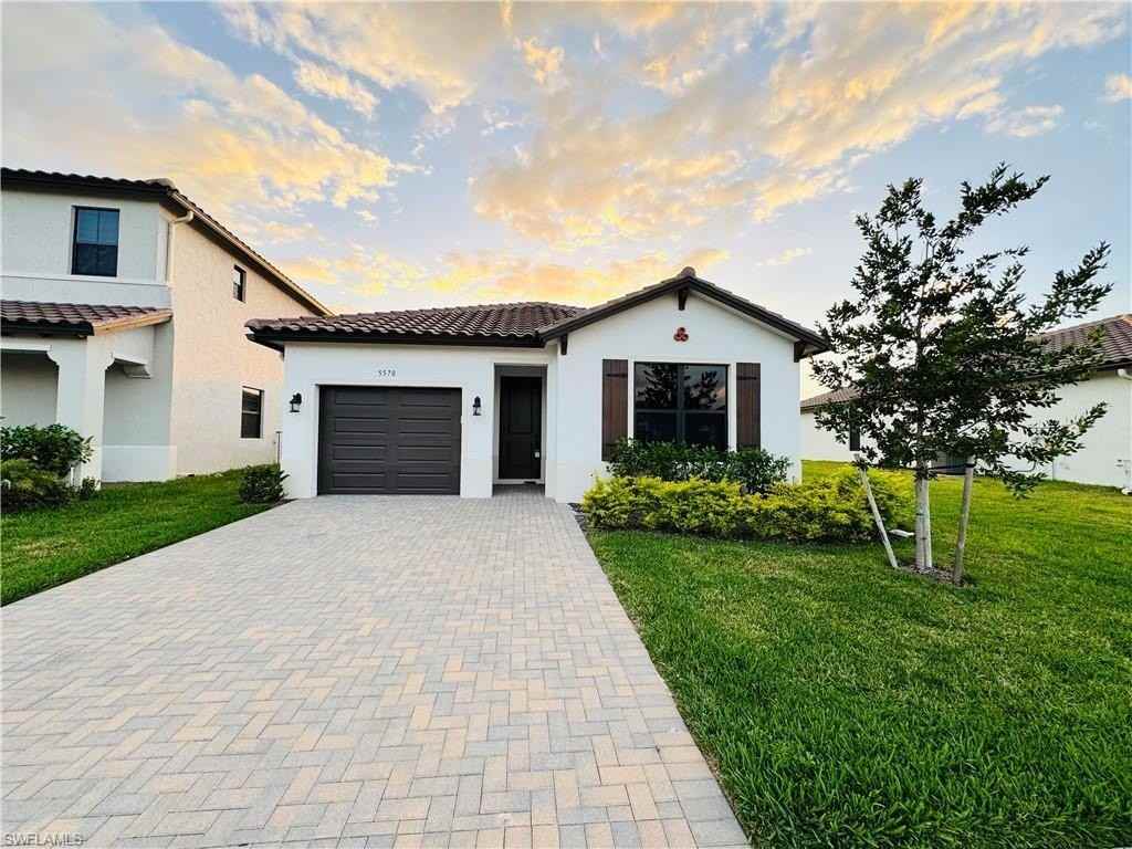 5570 Cassidy Ln - Photo 2 of 31