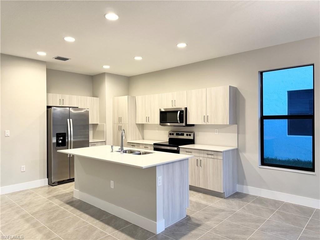 5570 Cassidy Ln - Photo 3 of 31