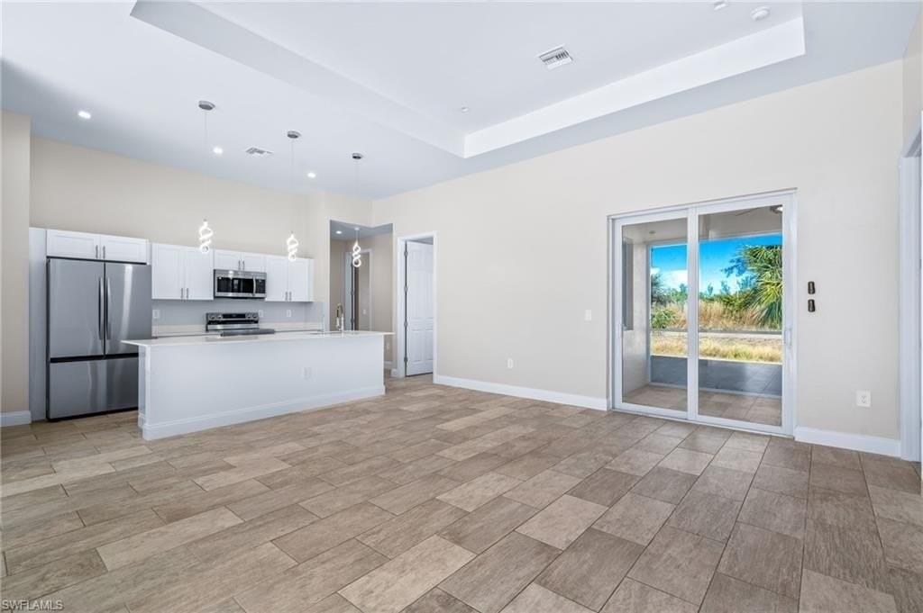 2708 20th St W - Photo 2 of 30