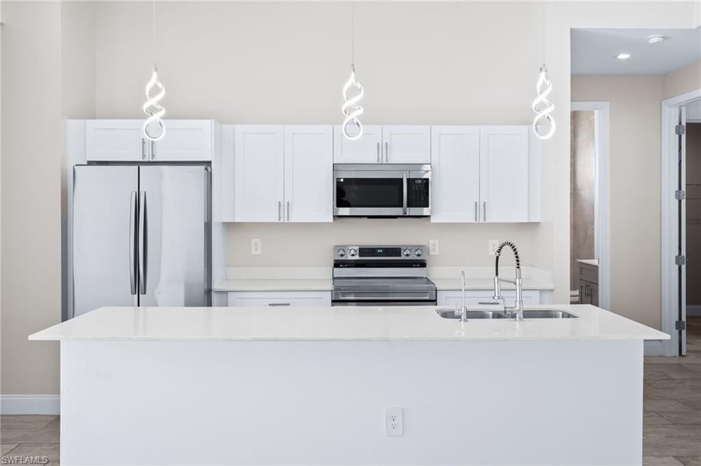 2708 20th St W - Photo 3 of 30