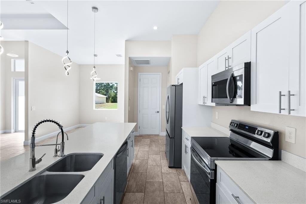 2708 20th St W - Photo 5 of 30