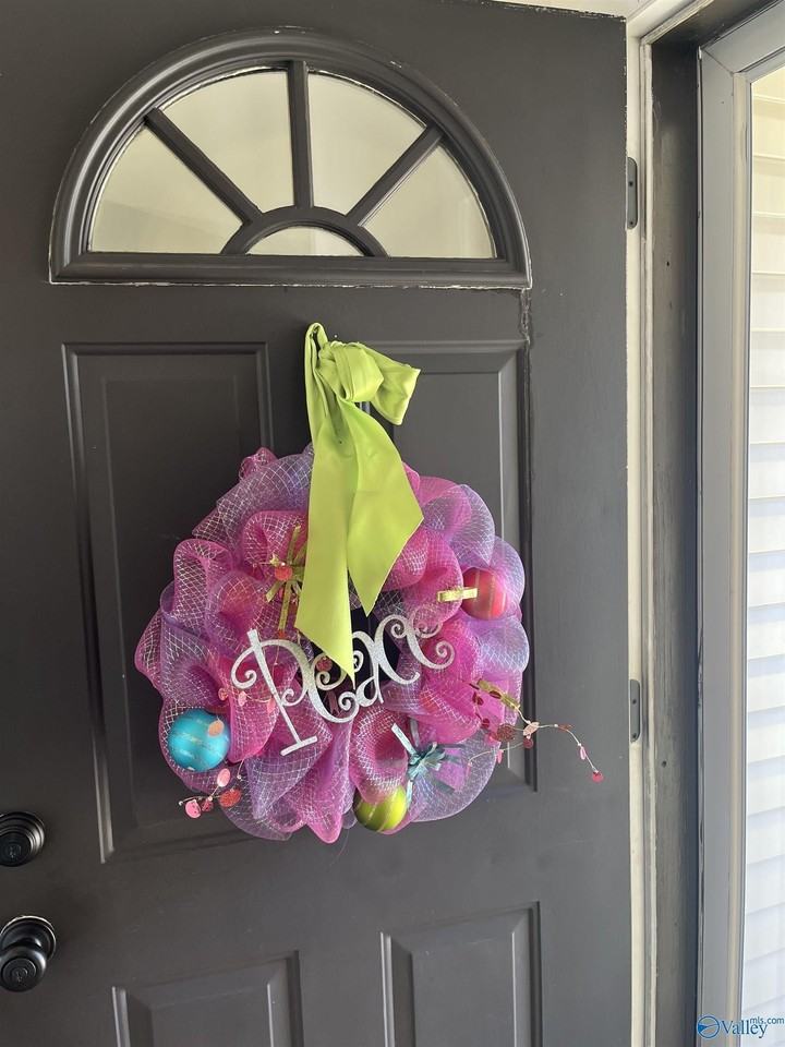 9727 Wallwood Dr Se - Photo 2 of 27