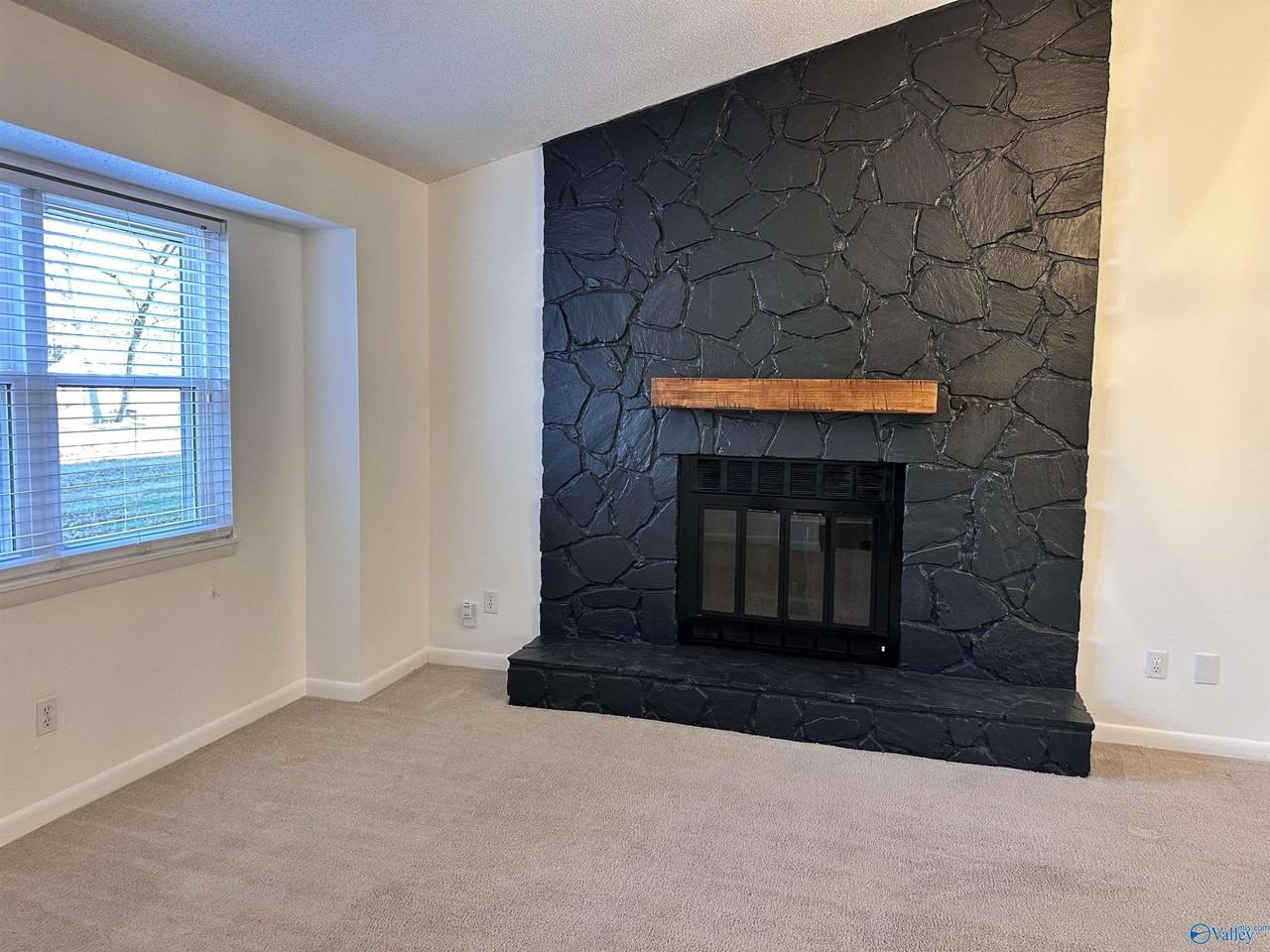 9727 Wallwood Dr Se - Photo 4 of 27