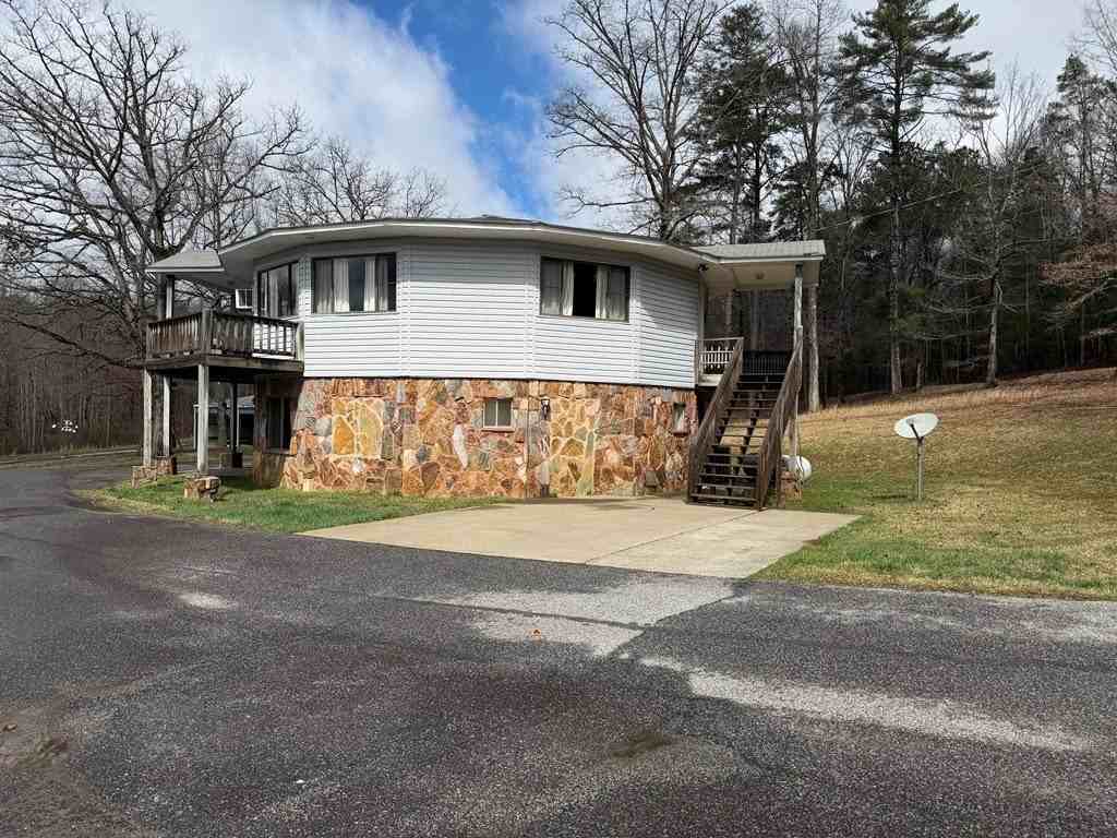 526 Red Bush School Rd - Photo 2 of 37