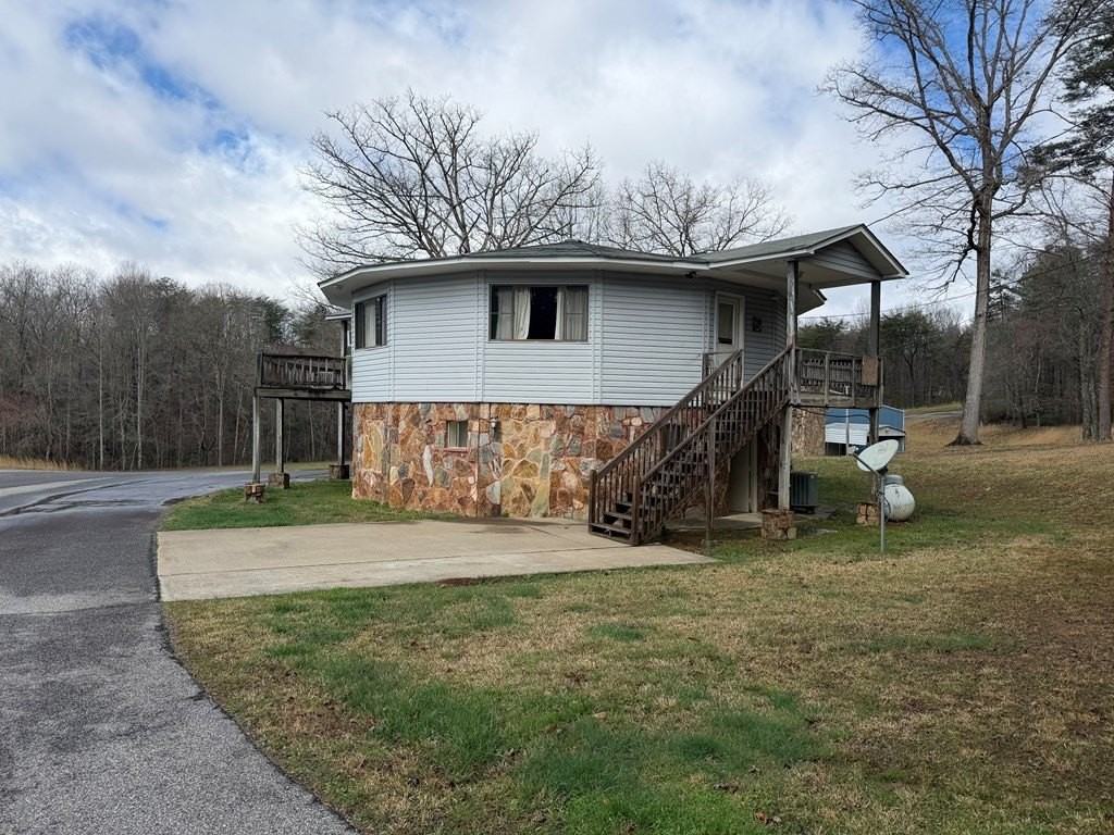 526 Red Bush School Rd - Photo 3 of 37