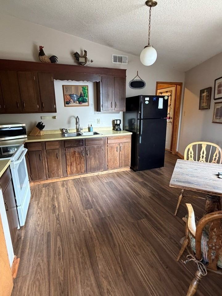 526 Red Bush School Rd - Photo 7 of 37