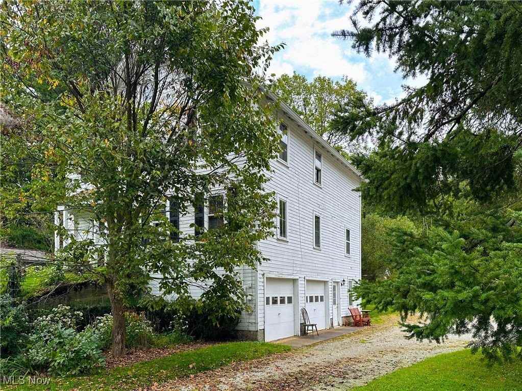 15555 Munn Rd - Photo 2 of 27