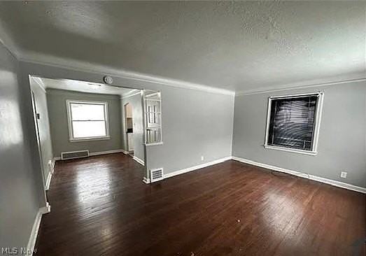 5185 Anthony St - Photo 3 of 11