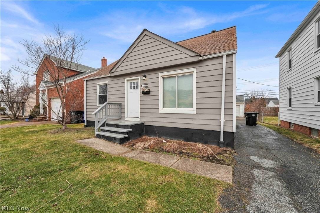 4561 W 148th St - Photo 2 of 29