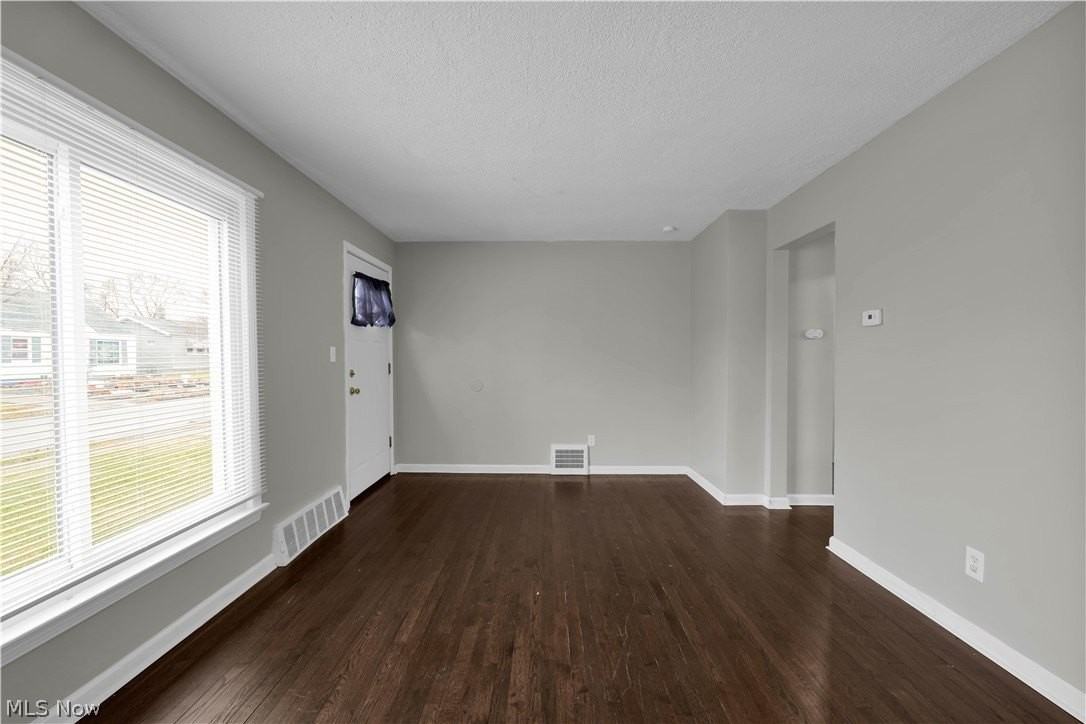 4561 W 148th St - Photo 4 of 29