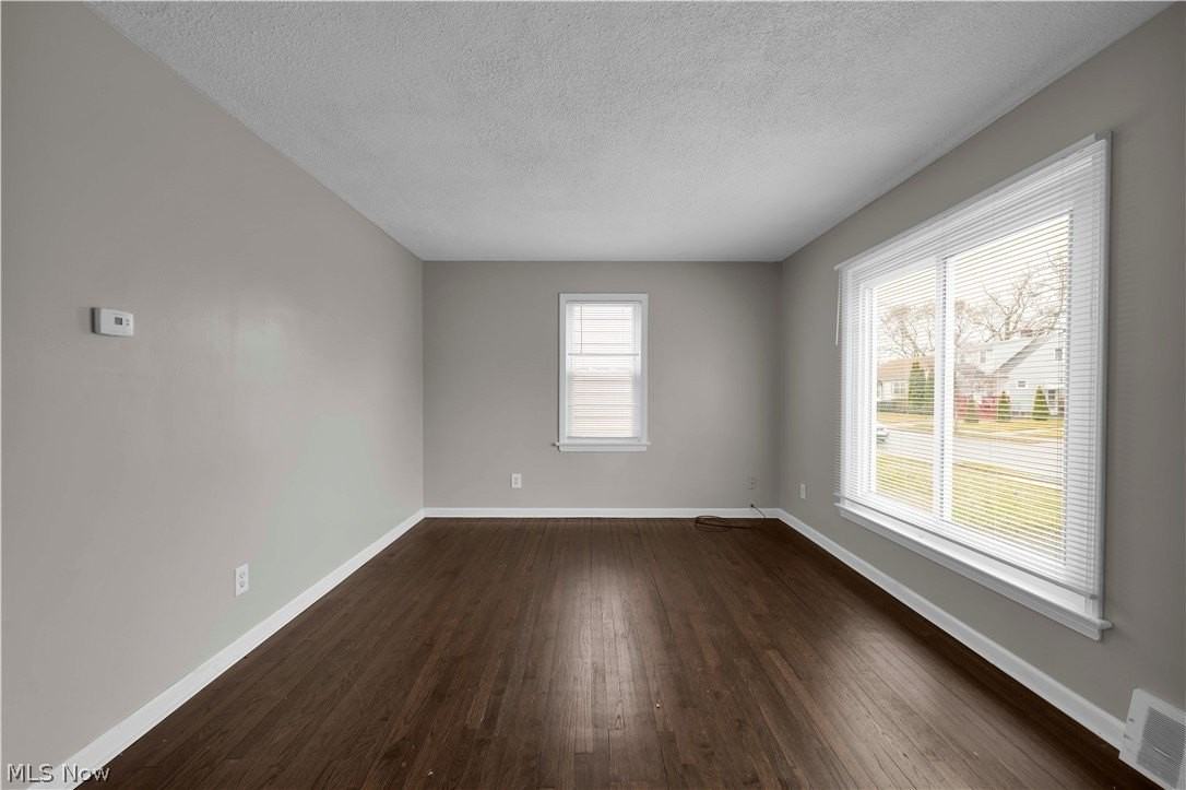 4561 W 148th St - Photo 5 of 29